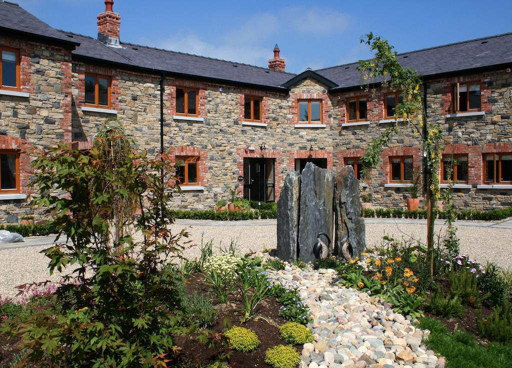 Decoy Country Cottages Navan Eksteriør bilde