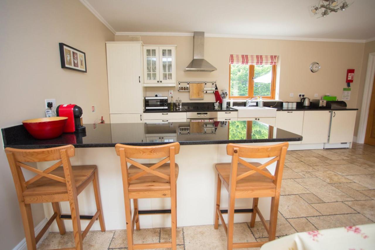 Decoy Country Cottages Navan Eksteriør bilde