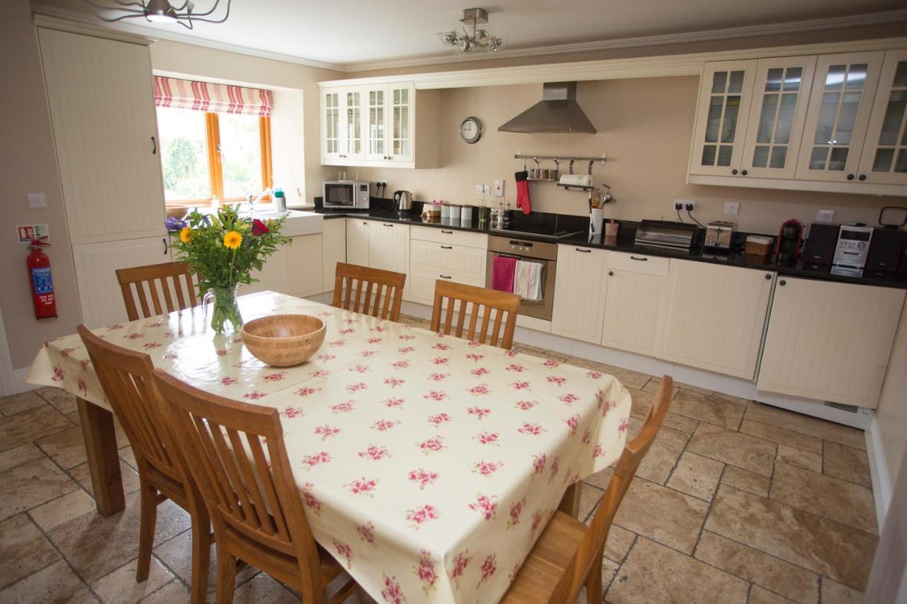 Decoy Country Cottages Navan Eksteriør bilde