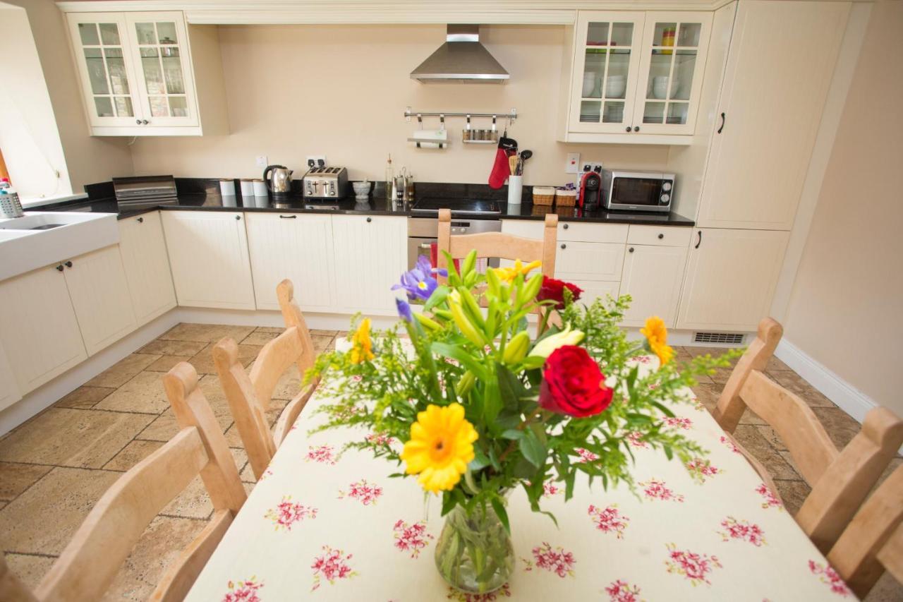 Decoy Country Cottages Navan Eksteriør bilde