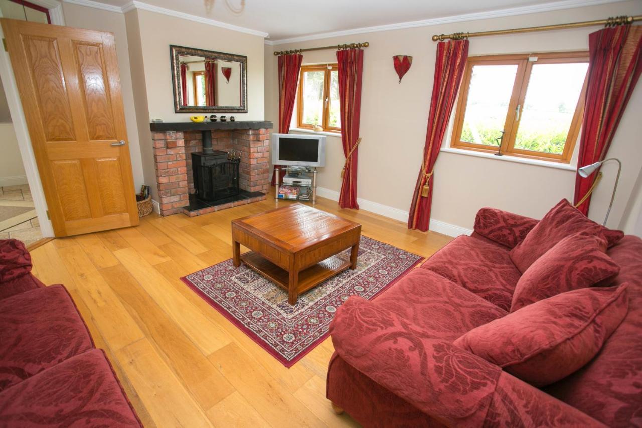 Decoy Country Cottages Navan Eksteriør bilde