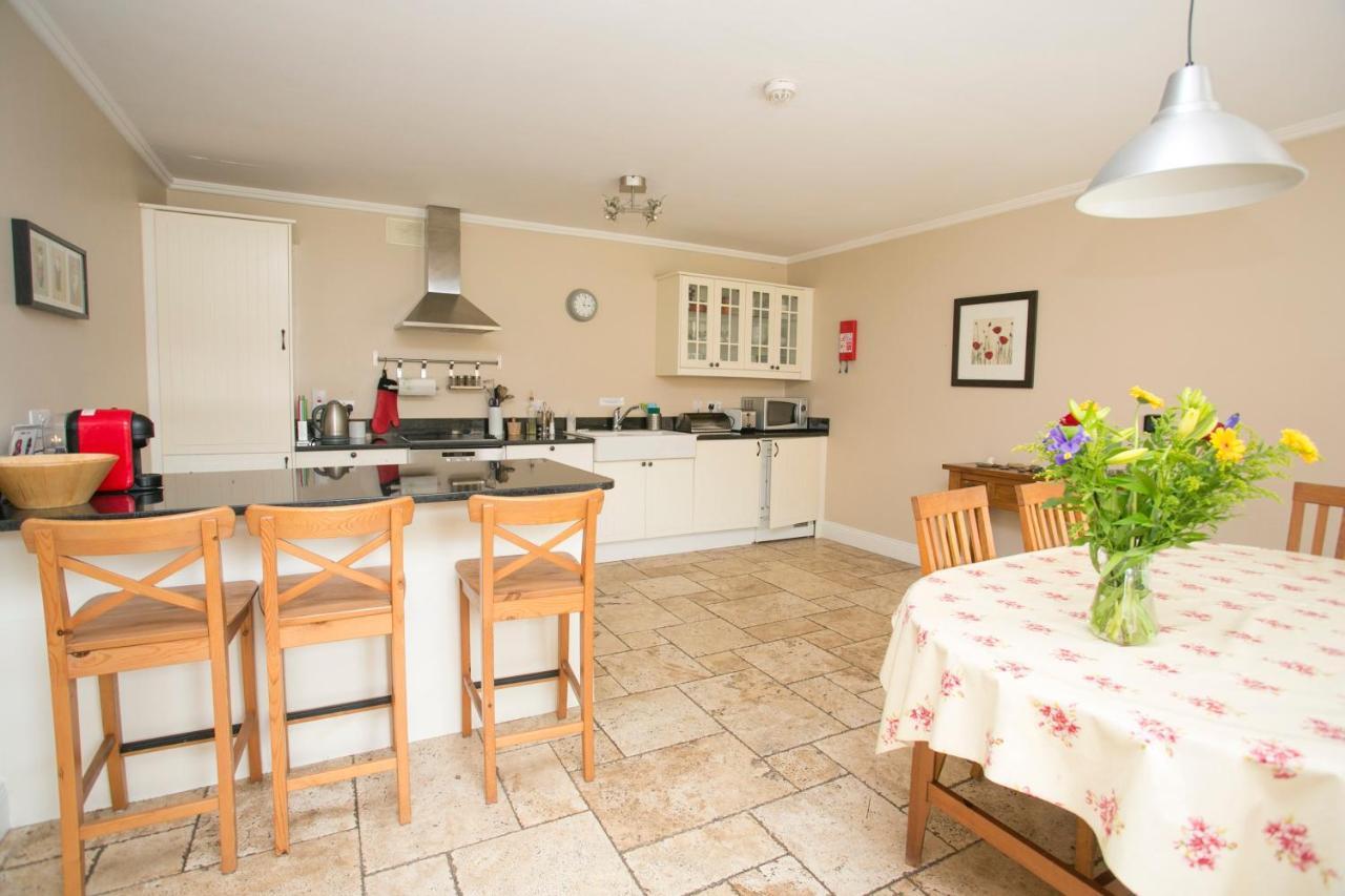 Decoy Country Cottages Navan Eksteriør bilde