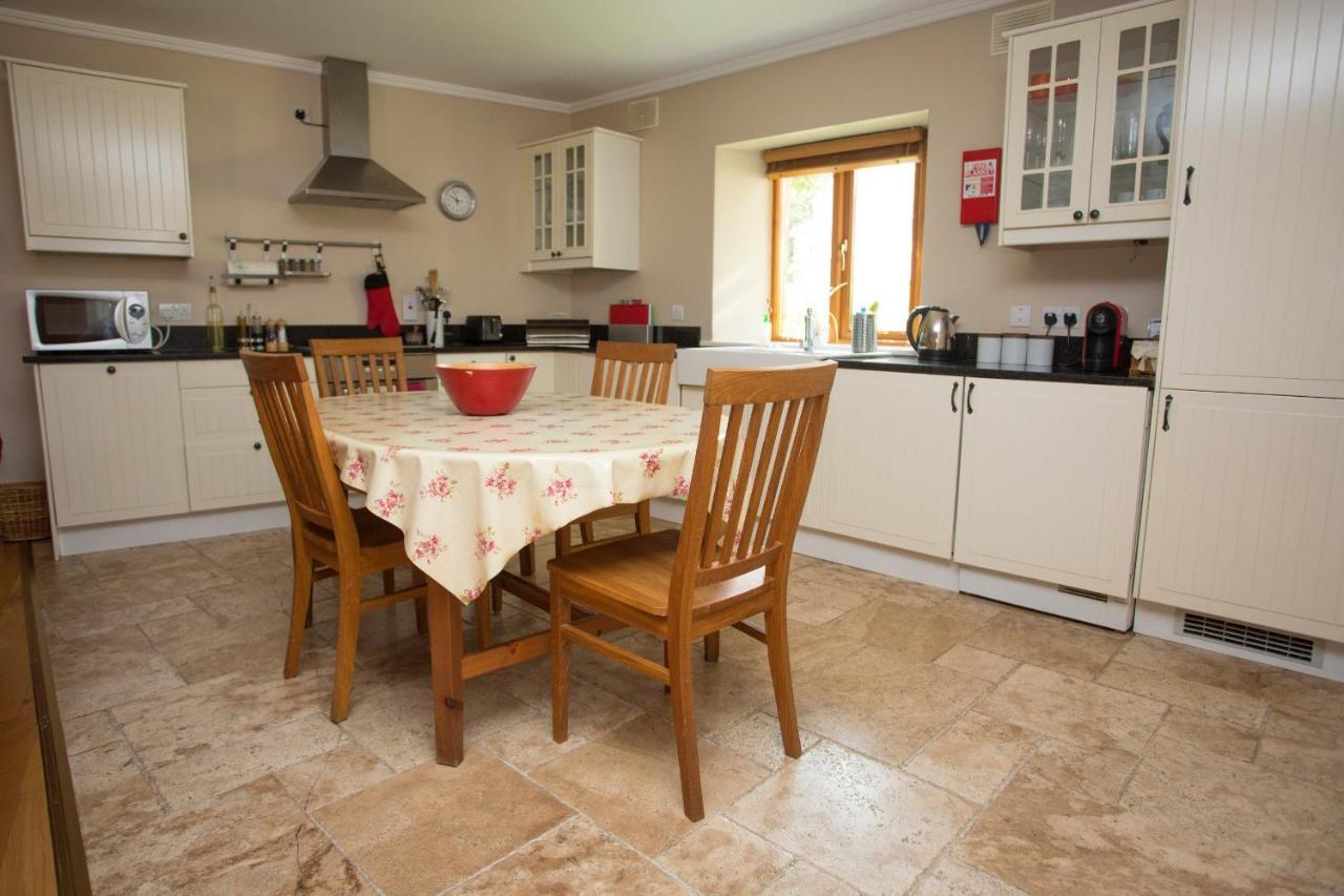 Decoy Country Cottages Navan Eksteriør bilde