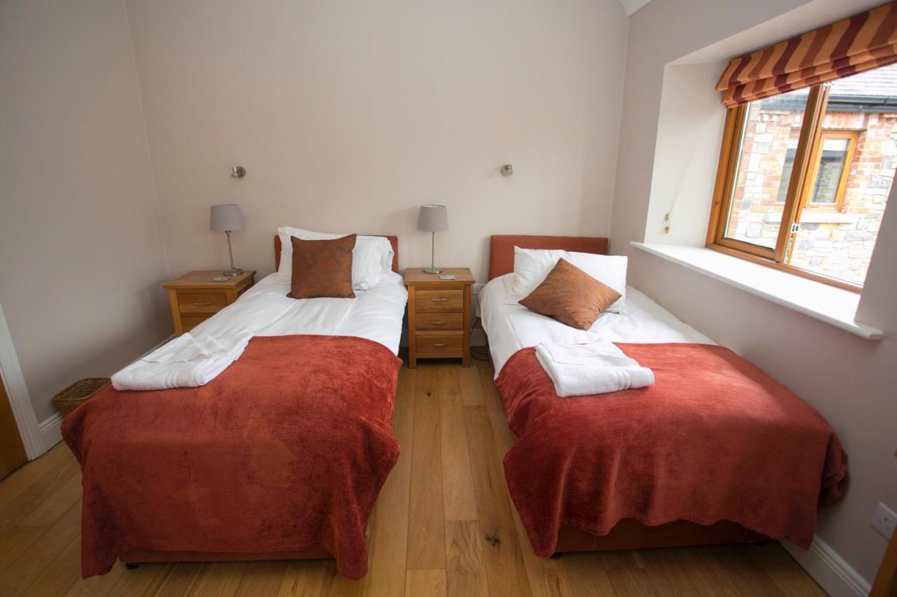Decoy Country Cottages Navan Eksteriør bilde