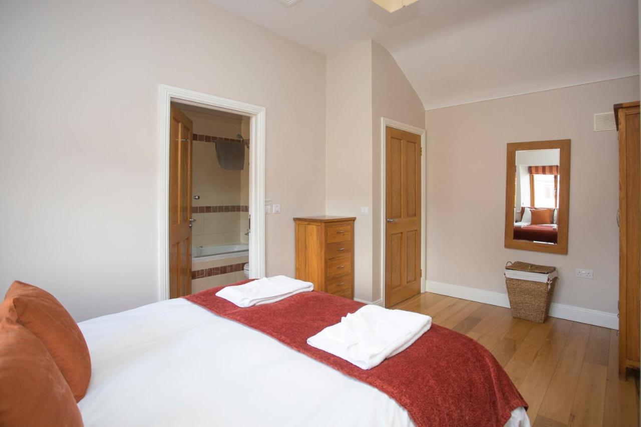 Decoy Country Cottages Navan Eksteriør bilde