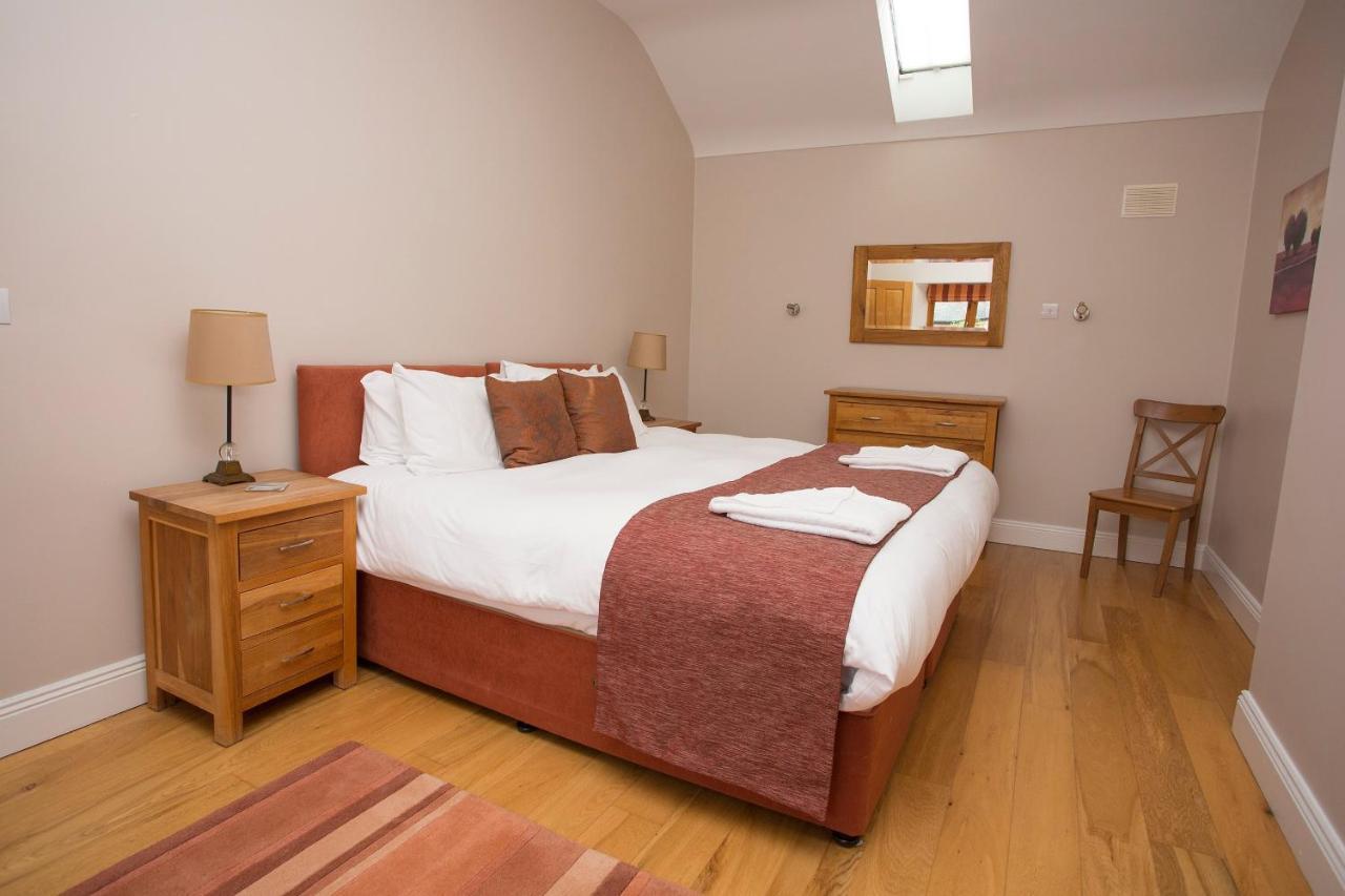 Decoy Country Cottages Navan Eksteriør bilde
